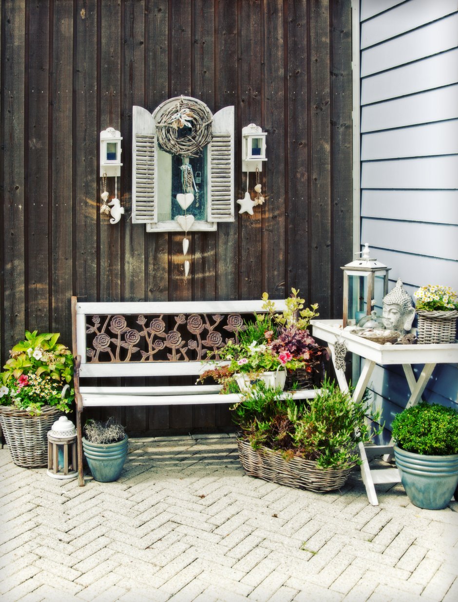 ozdoby z metalu przy ogrodzeniu