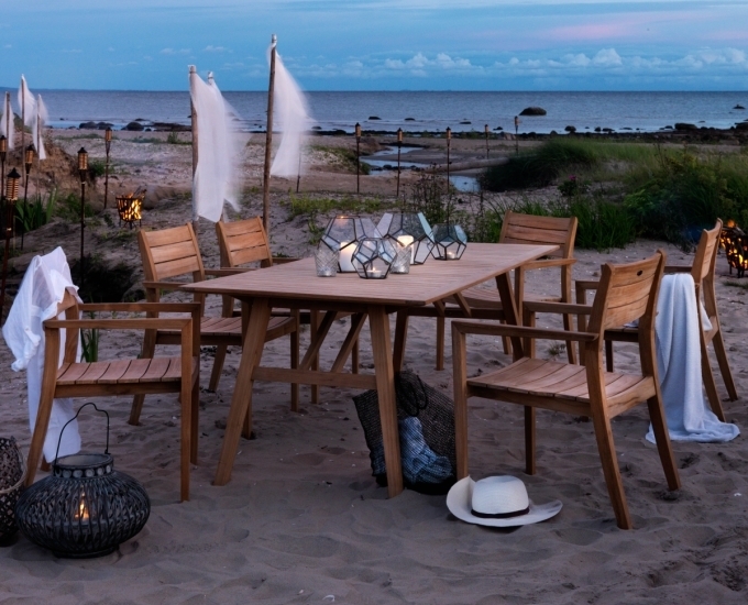 meble z drewna teak