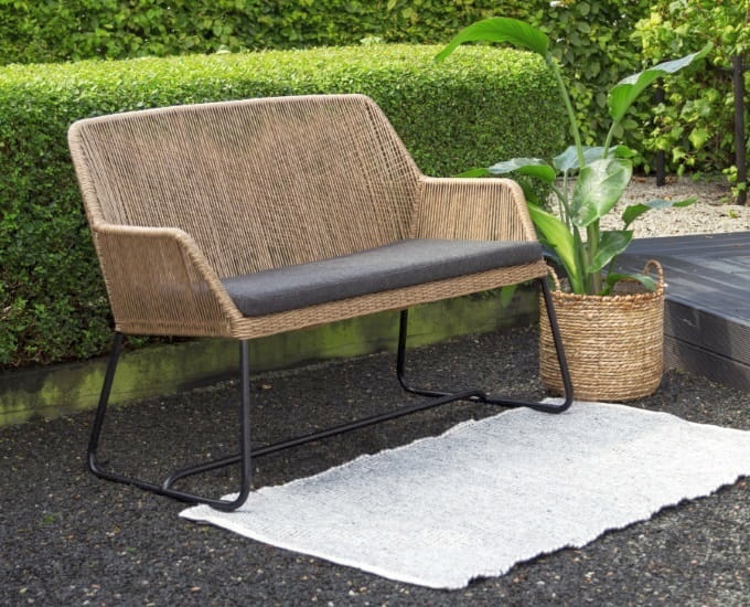 ławka Midway w ogrodzie