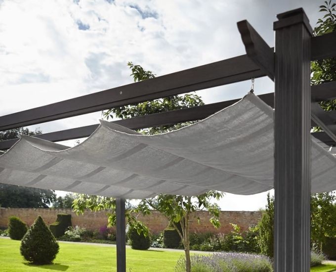 pergola split z rozsunietym dachem