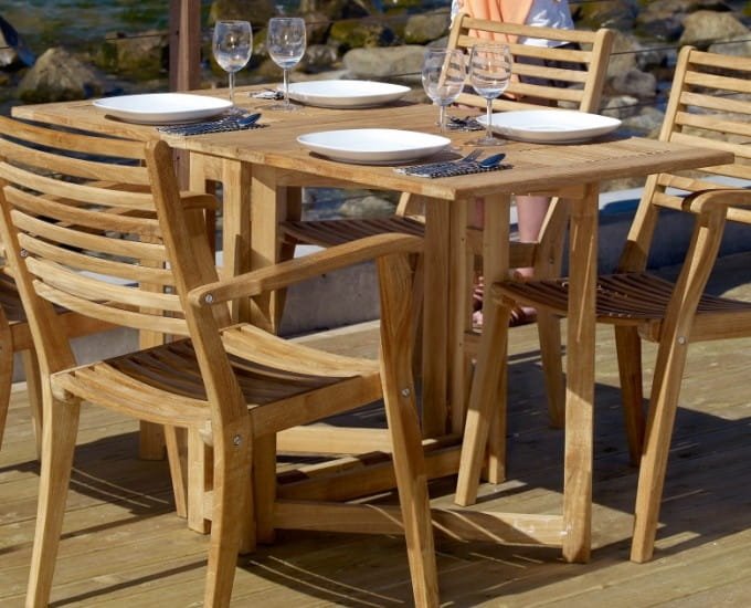 stół z drewna teak