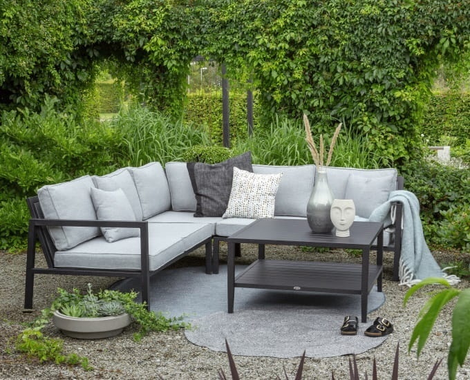 komplet mebli Antibes na podłożu ze żwiru