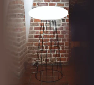 Lampa stojąca UFO