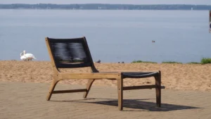 Drewniany leżak ogrodowy ze sznurkiem Parado