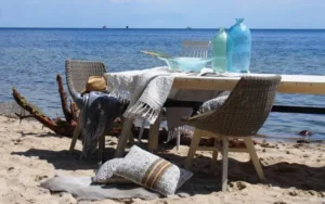 Krzesło na drewnianych nogach Clifton New