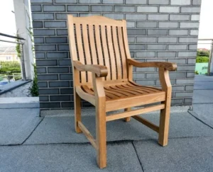 Drewniany fotel z podłokietnikami Monsun teak