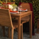 Mały stół kwadratowy z drewna teak Volos 70x70 - Ogrodolandia.pl