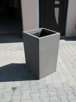 Kolumnowa donica Kreta z imitacji betonu
