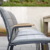 Eleganckie krzesło stalowe Levi z poduszką - Ogrodolandia.pl