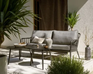 Czarna sofa Lens