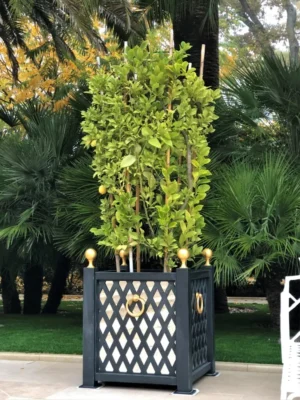 Ozdobna donica aluminiowa Bordeaux z kulkami